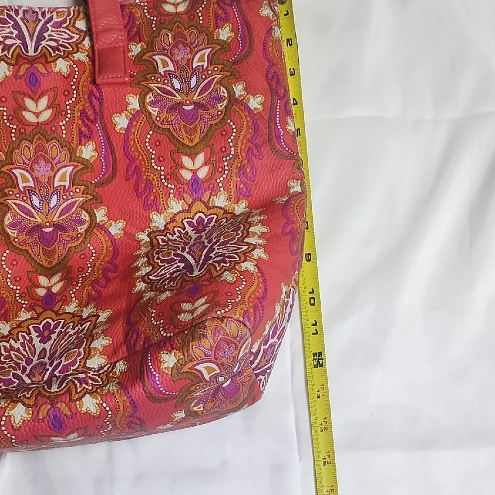 Elegant‎ Paisley Tote Bag - Red and Pink